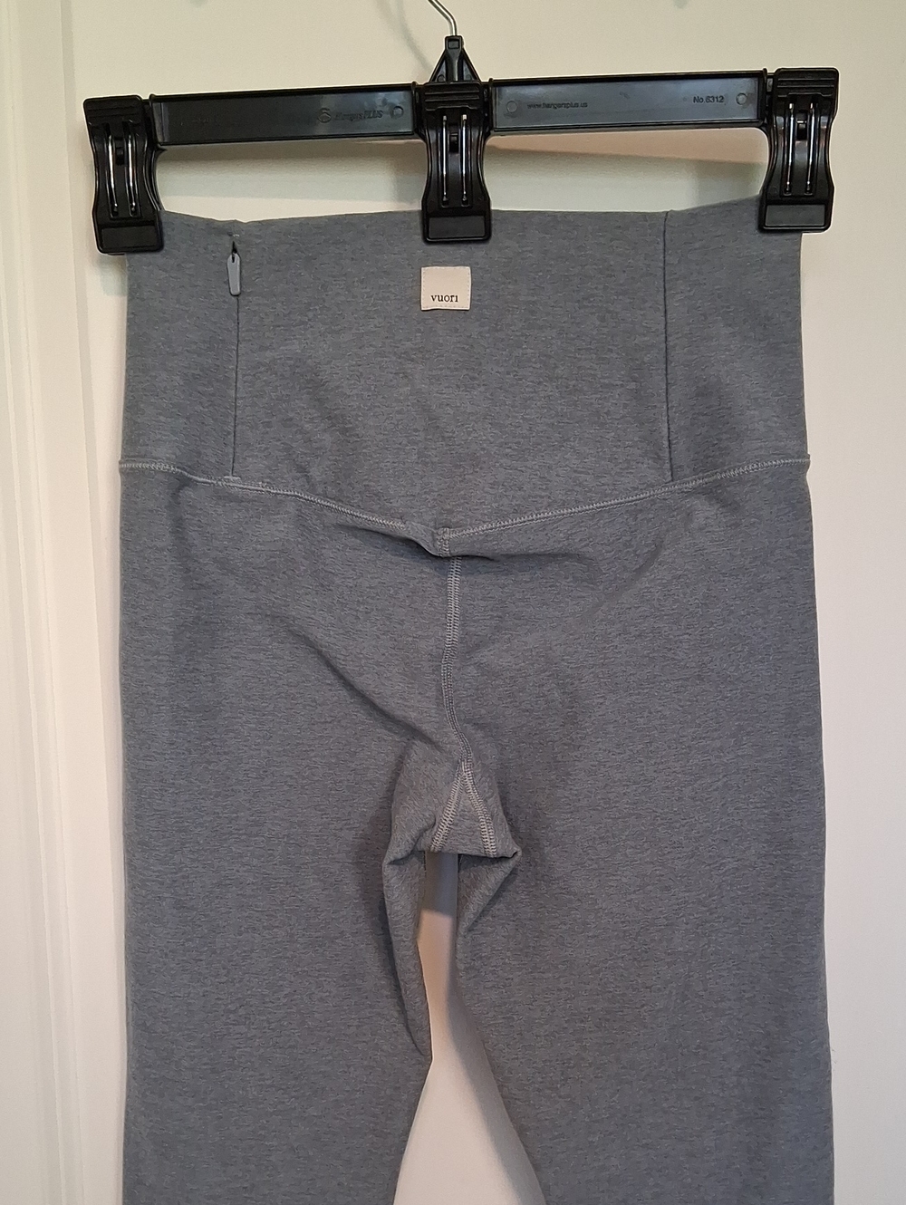Vuori WomensvHigh-Waist Gray Leggings